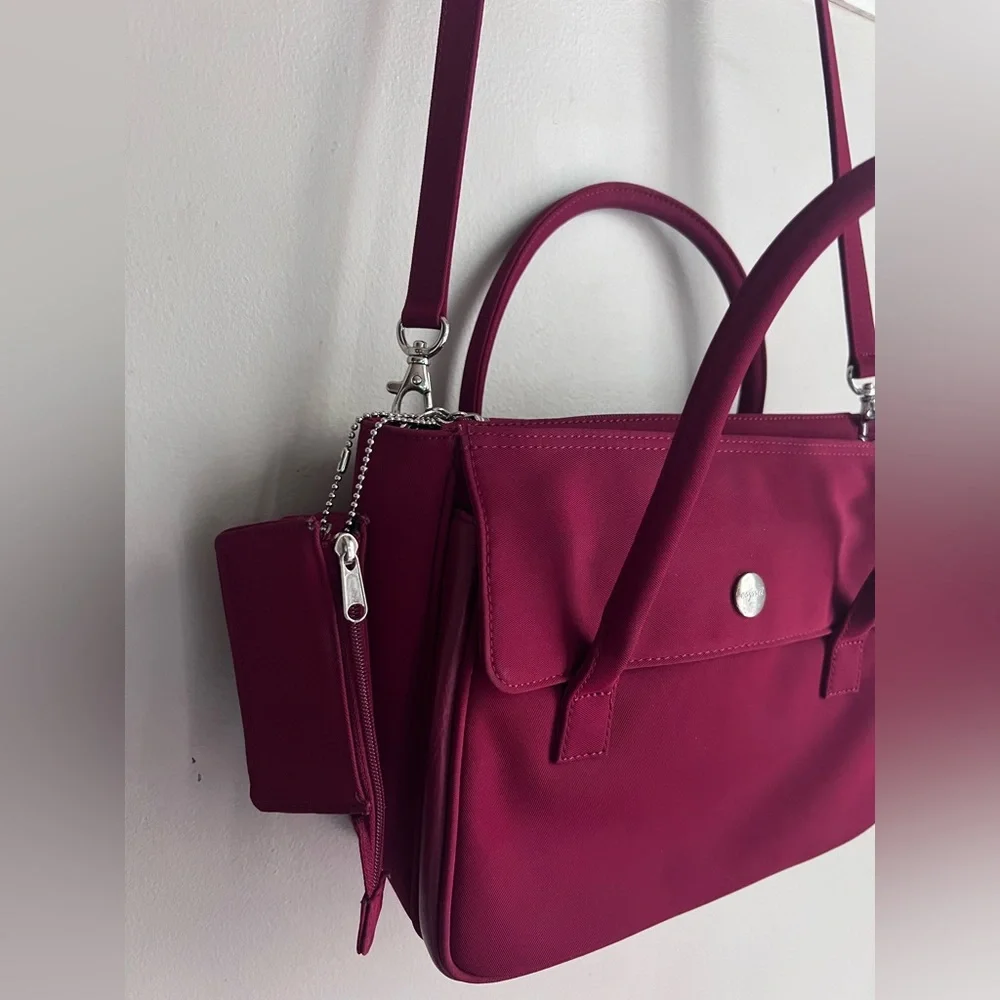 Elegant Burgundy Handbag - Picture 3 of 7